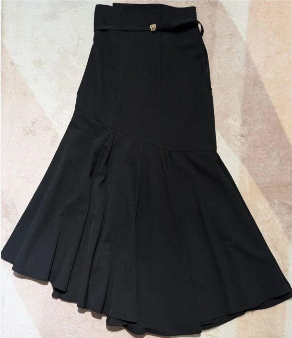 【24時間以内発送】SNIDEL ベルテッドヘムフレアスカート