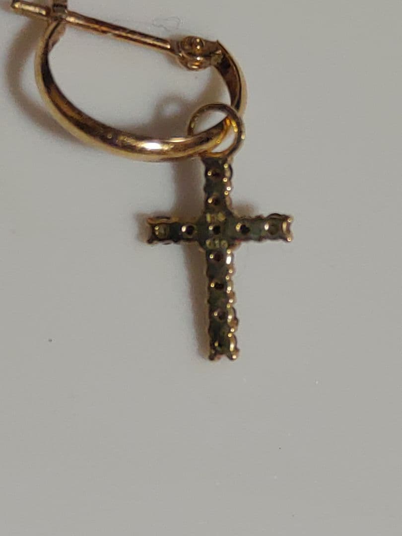 【ブラックダイヤ0.1ctクロス+18kフープピアス 片耳】取外し 18k