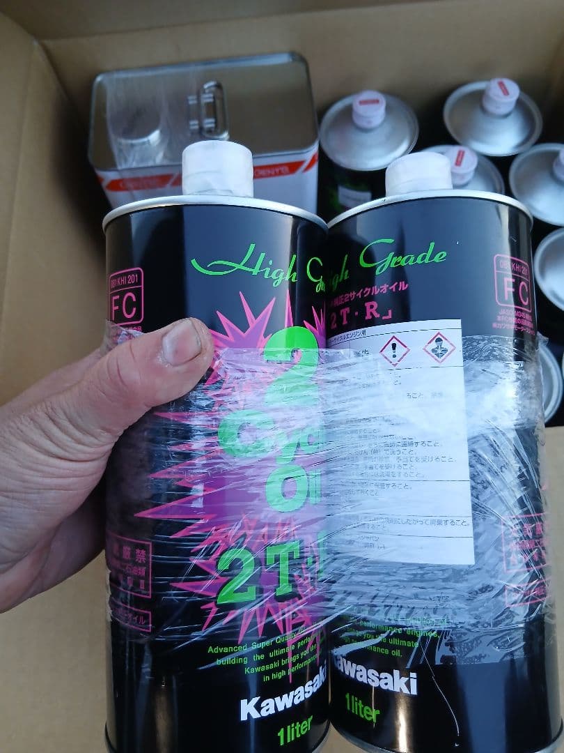 2サイクルオイル 新品8缶 750ss 350SS KH 車・バイク・自転車 バイク