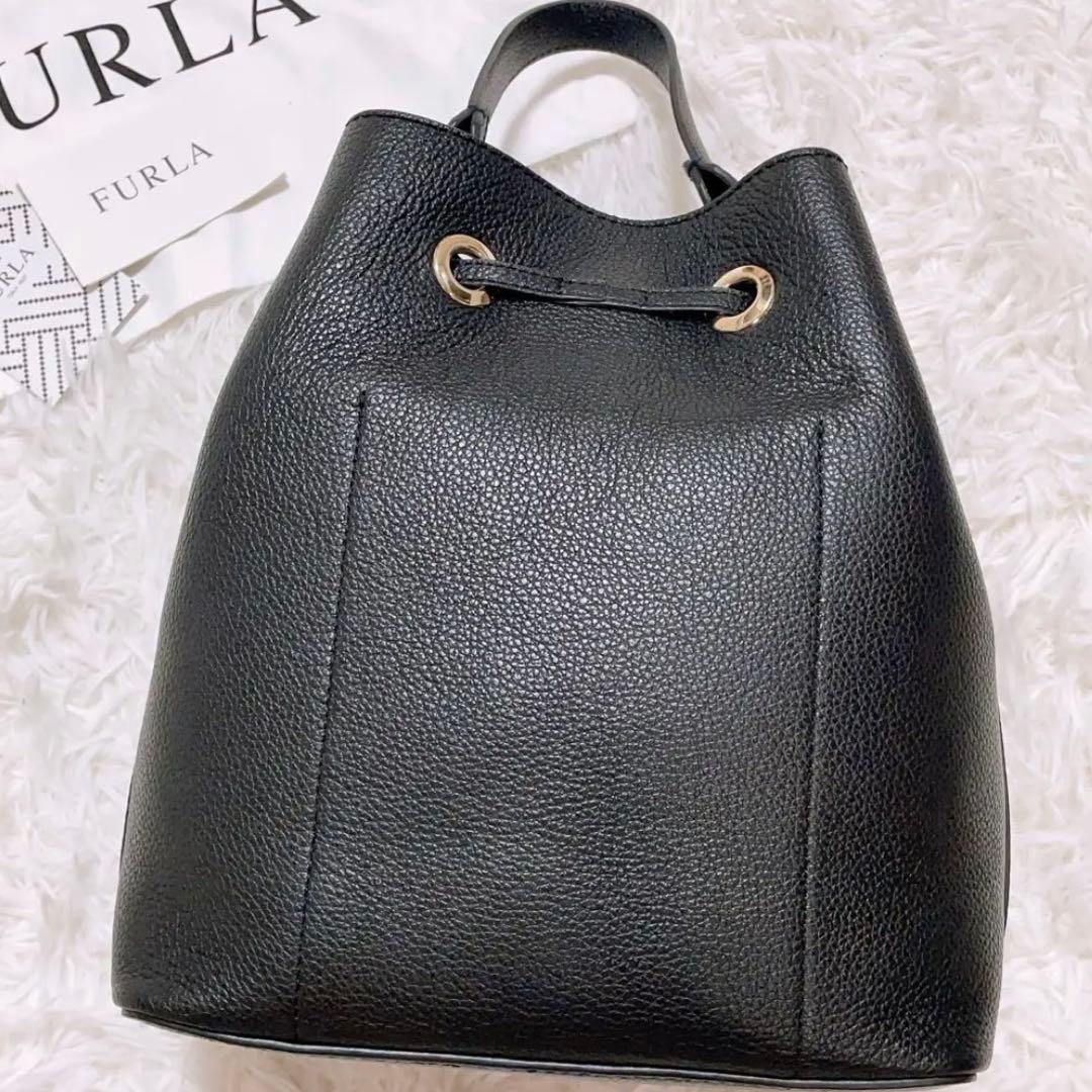 FURLA ブラック バケットバッグ　バケツ型ショルダーバッグ