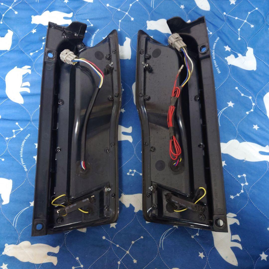 ま*る様 NV350　E26　初期型用　LEDクリアテールランプ　（キャラバン）