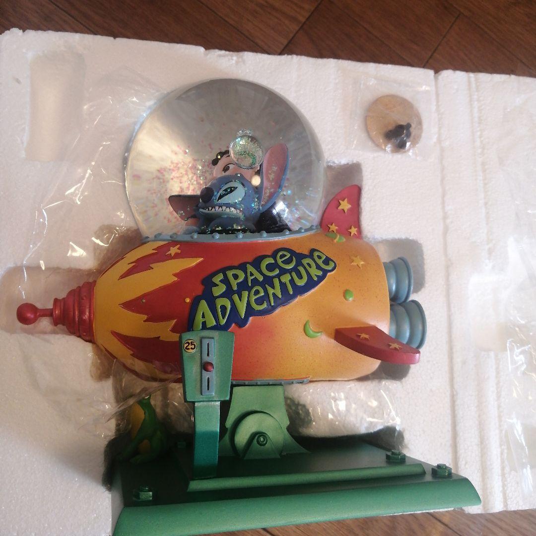 リロ&スティッチ フィギュア　スノーグローブ　オルゴール　25周年ピンズ付き