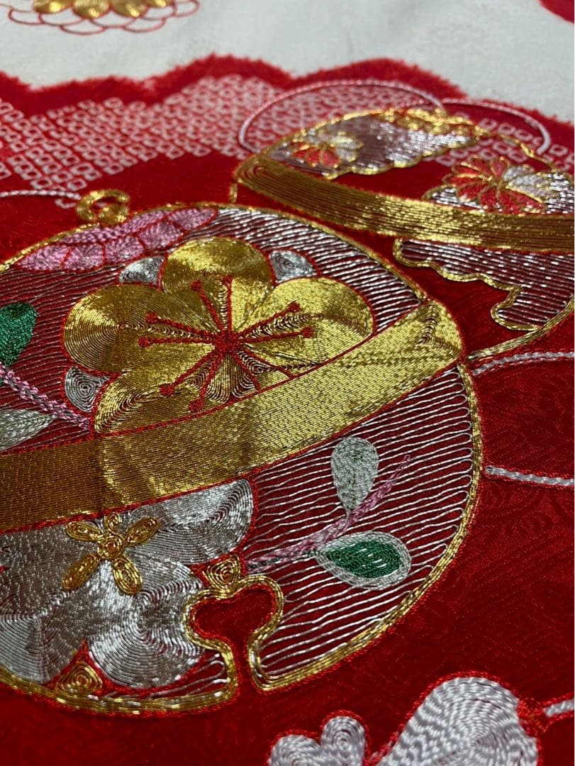 産着 女の子 正絹 ポリエステル 金駒刺繍 絞り 高級 赤 長襦袢付き 地紋
