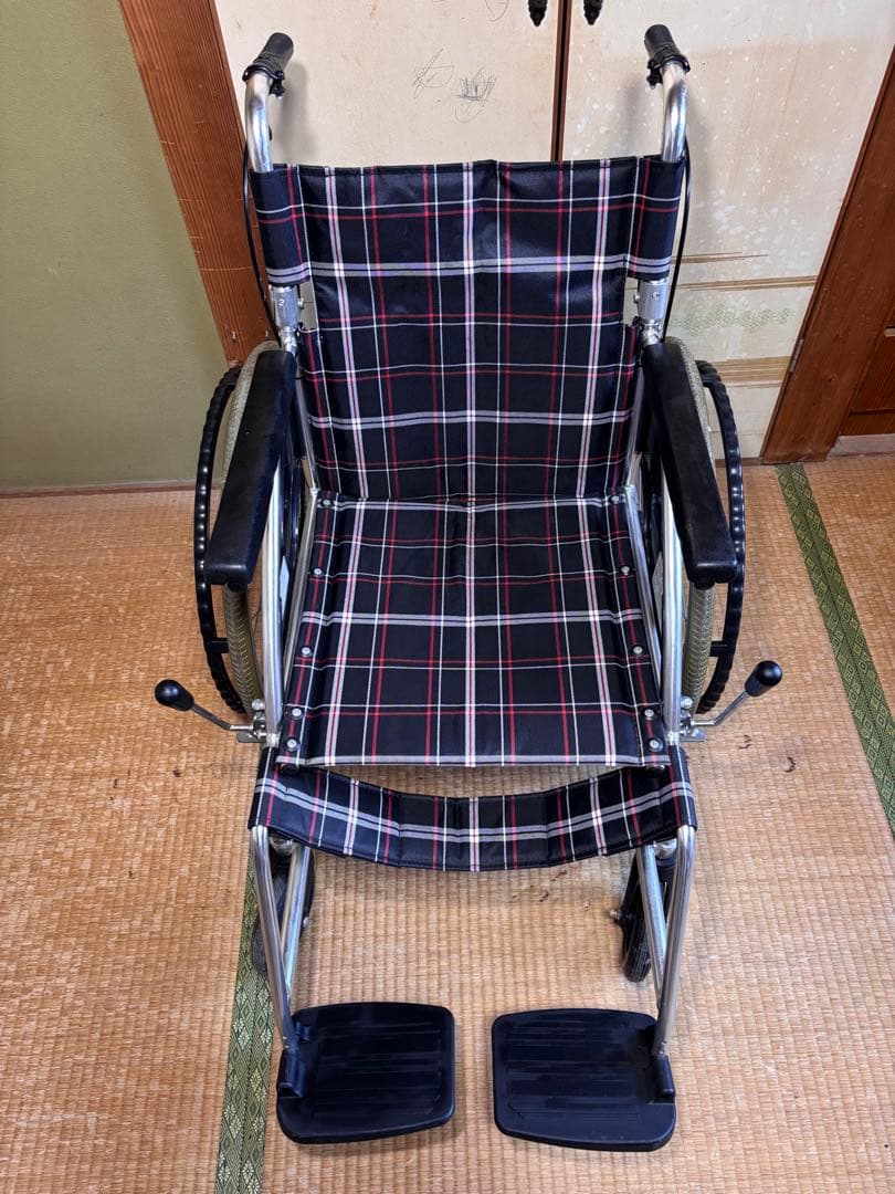 ⭐️折り畳み式車椅子　コンパクトサイズ　自走用車椅子