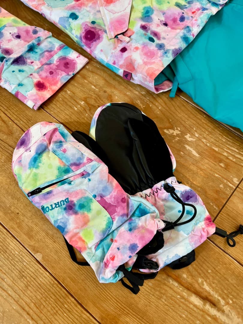 【青天時2回のみ使用の超美品！】バートン ウェア キッズ レディース グローブ付