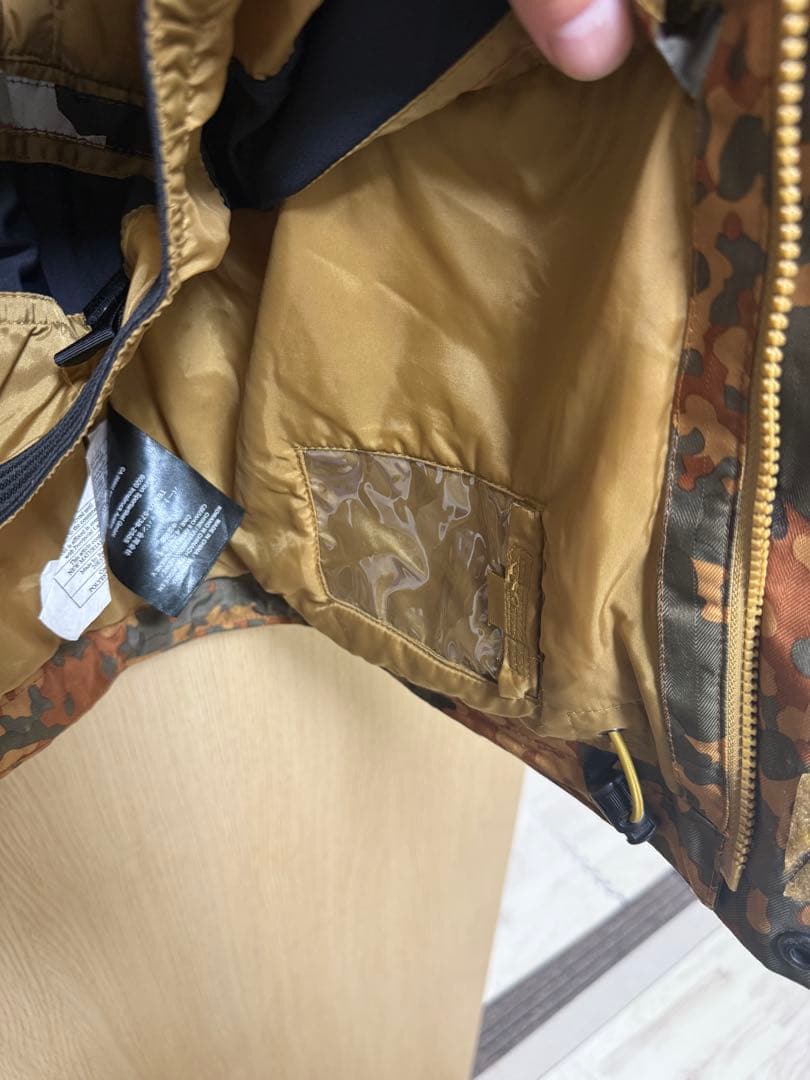 バートン　スノーボードウェア　上下　M Ｌ　迷彩