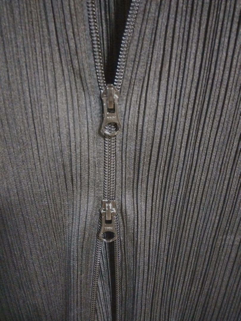 ★PLEATS PLEASE★プリーツプリーズ 黒 Wジッパー ポケット2つ