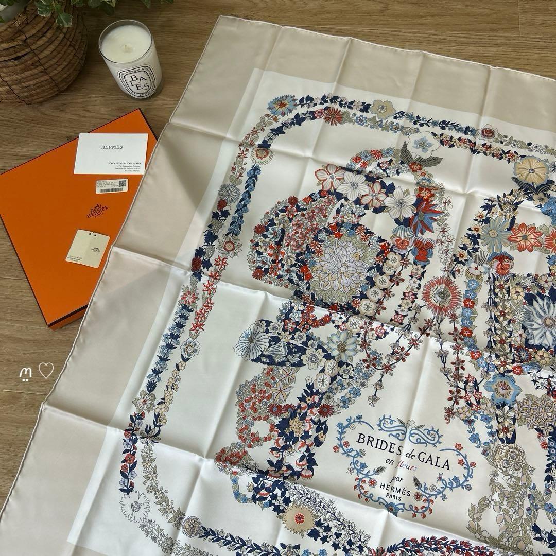 HERMESエルメス カレ90 ブリッドドゥガラアンフルール シルクスカーフ