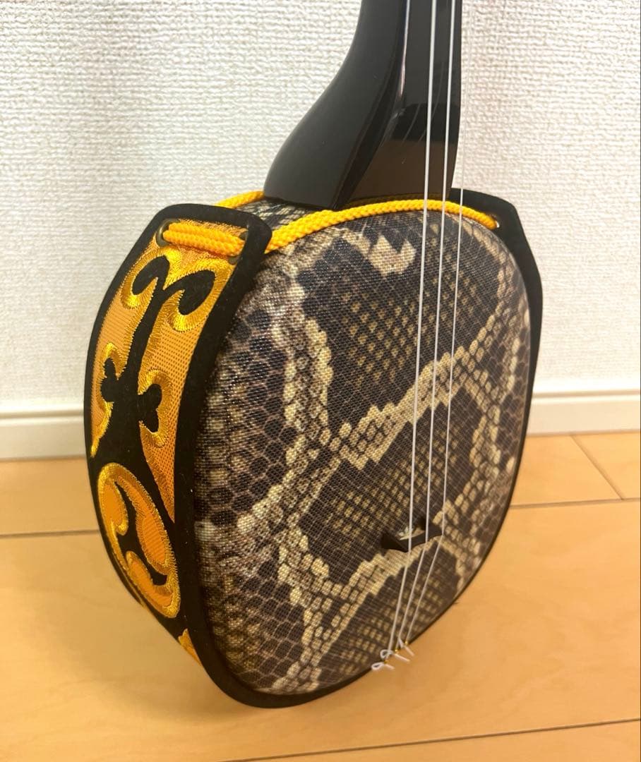 沖縄 三線 工四合 人工皮 ケース付属 三味線