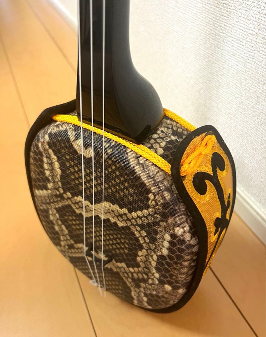 沖縄 三線 工四合 人工皮 ケース付属 三味線