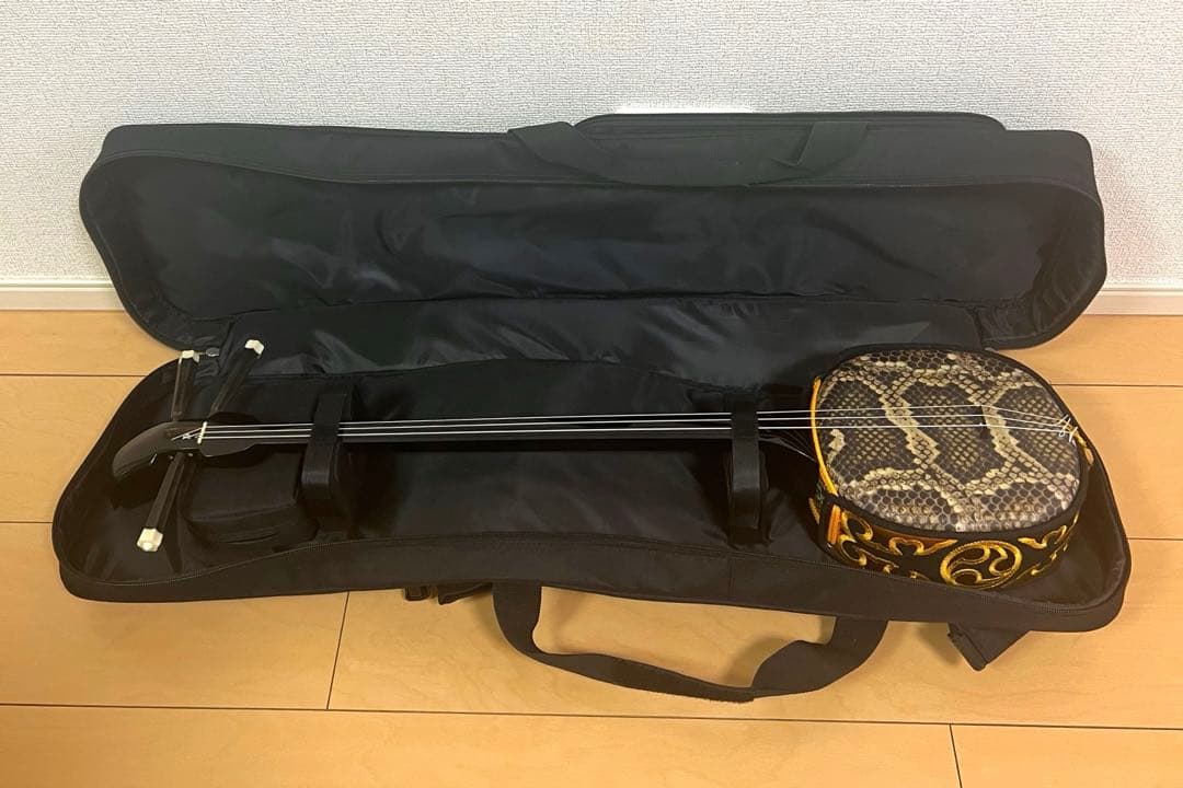 沖縄 三線 工四合 人工皮 ケース付属 三味線