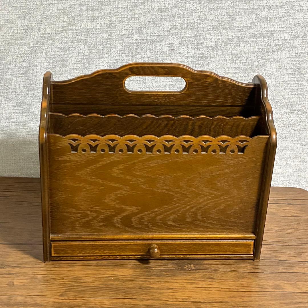 パリの雑貨屋 マガジンラック レース模様 レトロ アンティーク　木製 引き出し