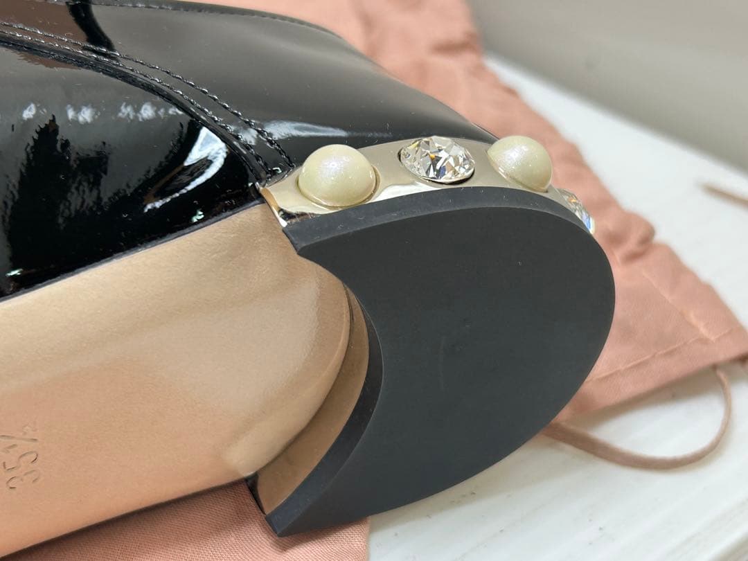 未使用　miumiu ミュウミュウ シューズ 35 1/2 エナメルブラック