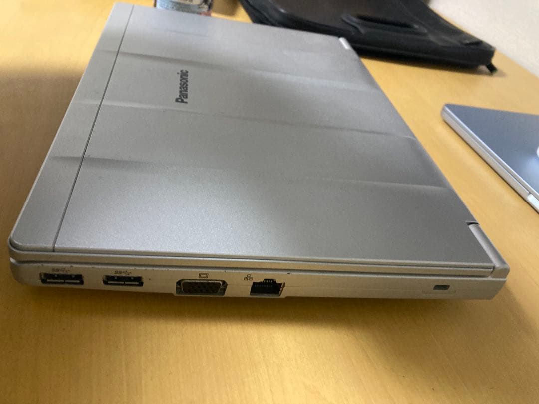 Panasonic / ノートPC / ノートパソコン / シルバー 軽量