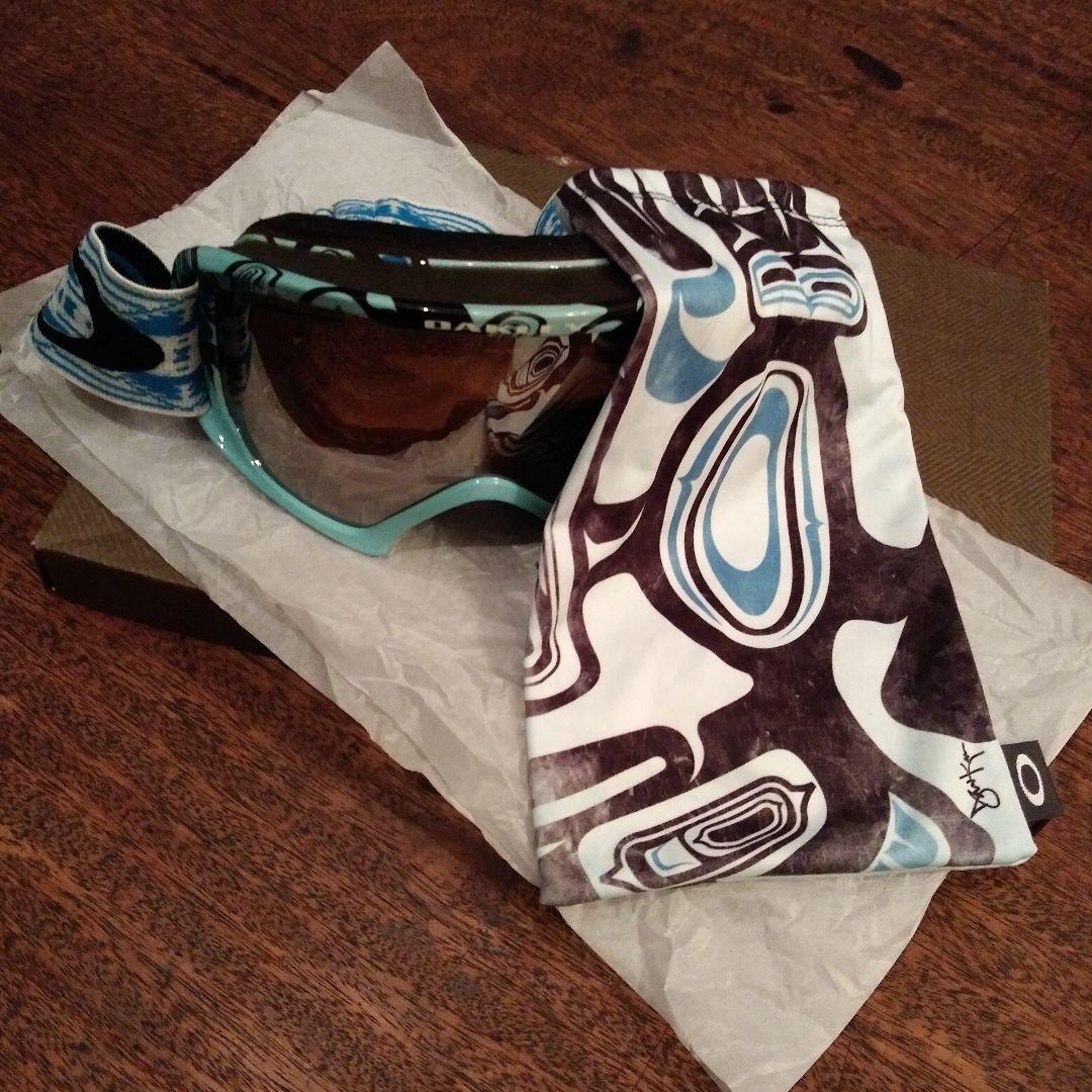 オークレイ　プレミアムデザインゴーグル