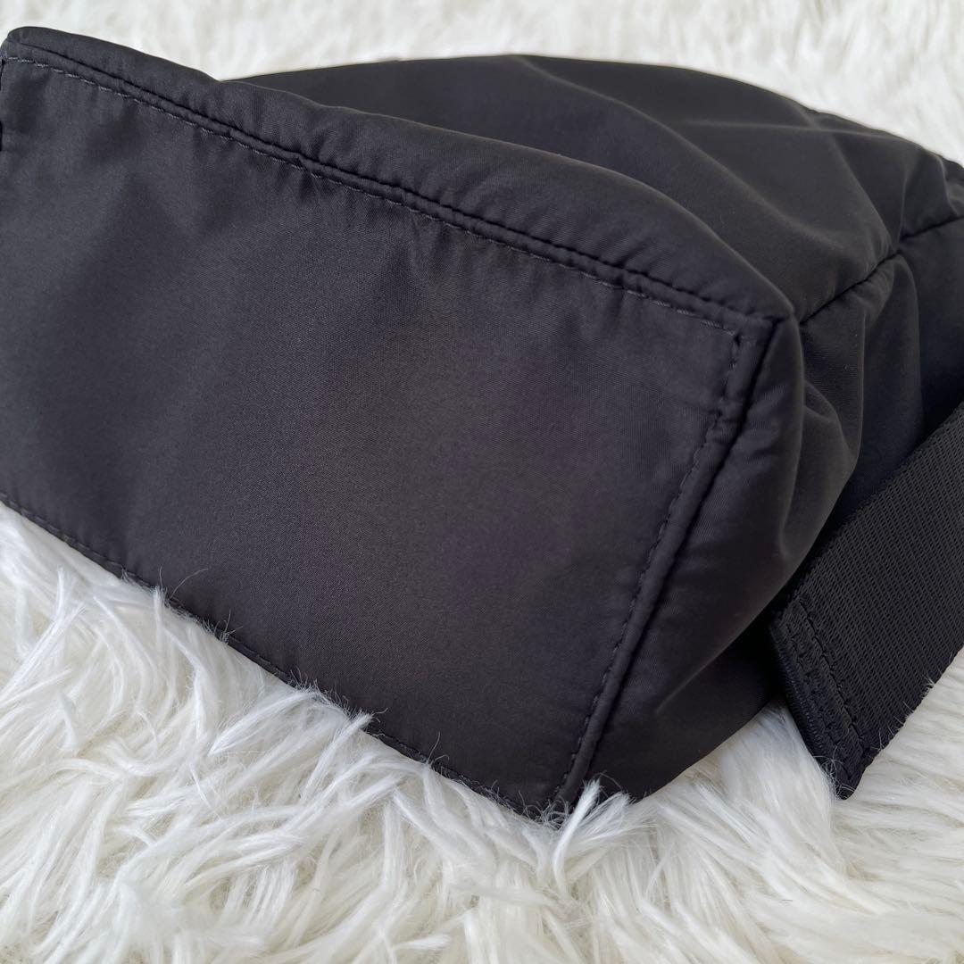 GANNI ガニー リサイクルポリエステル ポーチバッグ ハンドバッグ ブラック