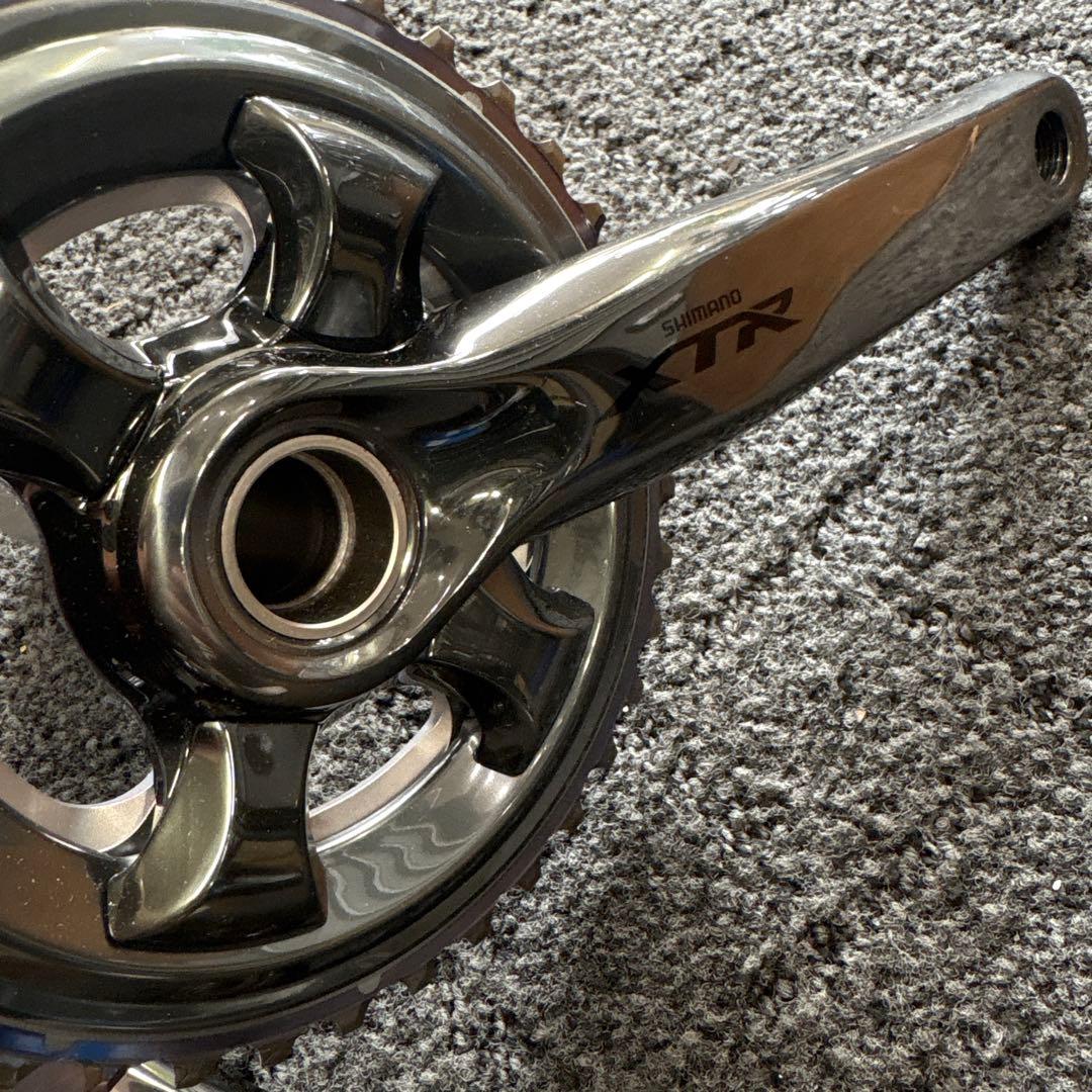 シマノXTRクランクセット FC-M9000 175mm 38-28T