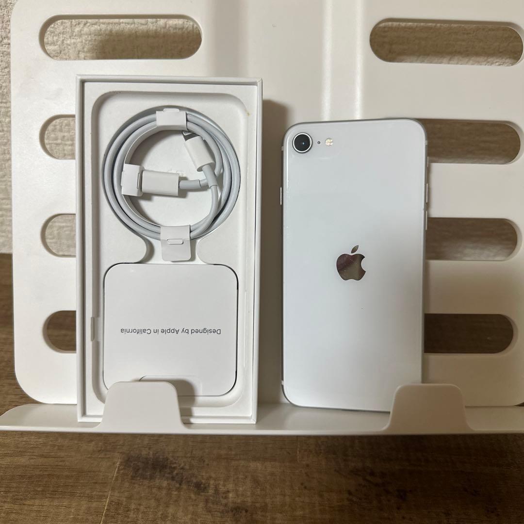 iPhone SE（第2世代）64GB SIMフリー バッテリー84％ 美品 - メルカリ