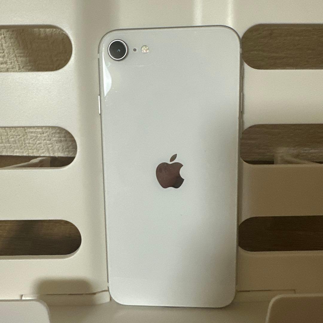iPhone SE（第2世代）64GB SIMフリー バッテリー84％ 美品 - メルカリ
