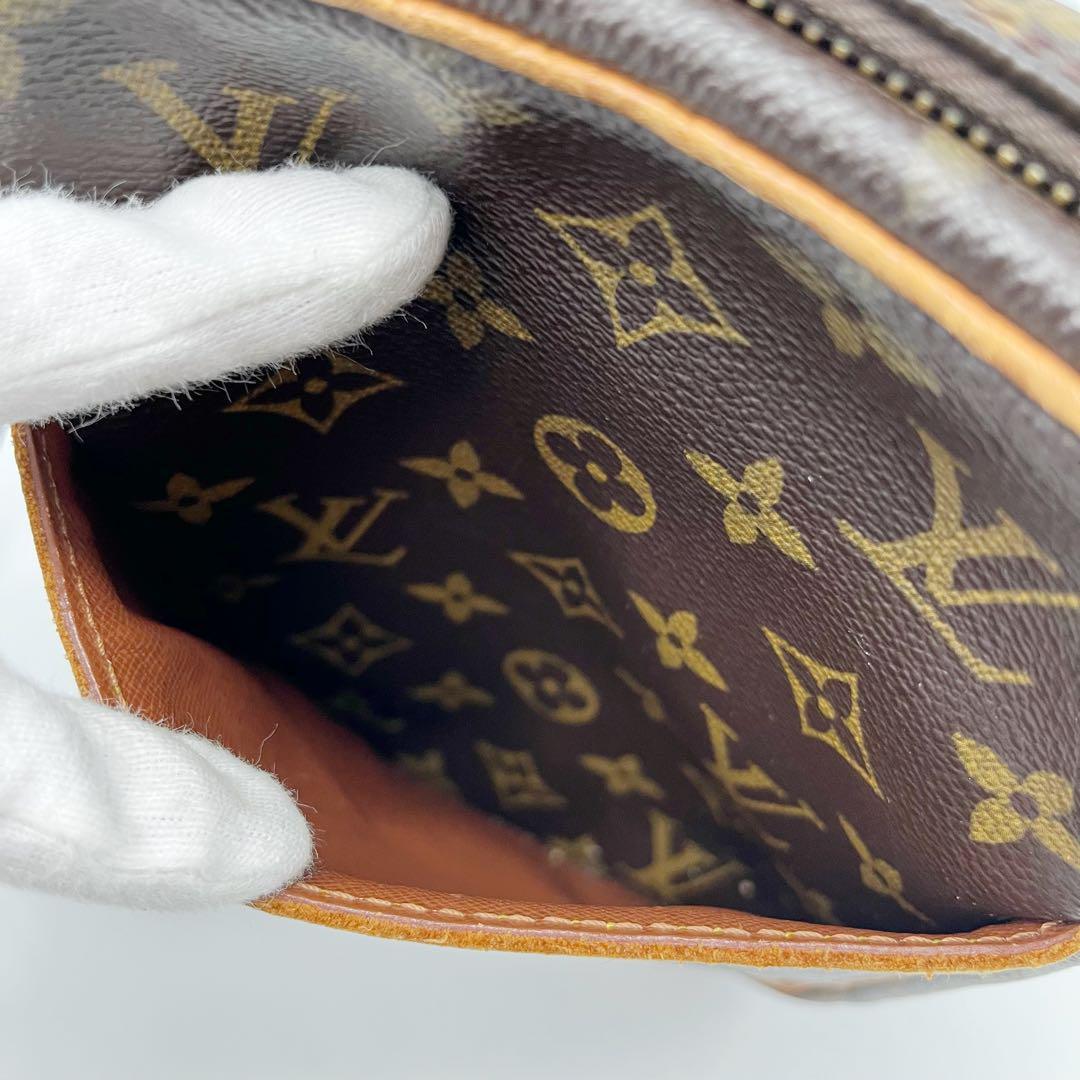 ルイヴィトン ショルダーバッグ ダヌーブ　モノグラム　ポシェット　ブラウン