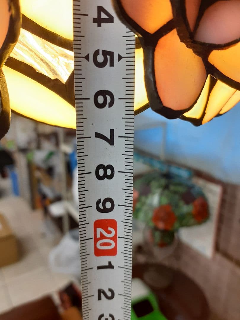 春にぴったりの艶やかで桜の花びらを散りばめた様な可愛らしいペンダントライト