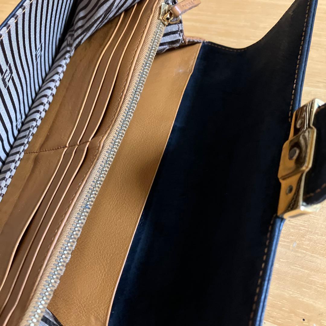 FENDI 長財布　FFロゴ　エンボスロゴ