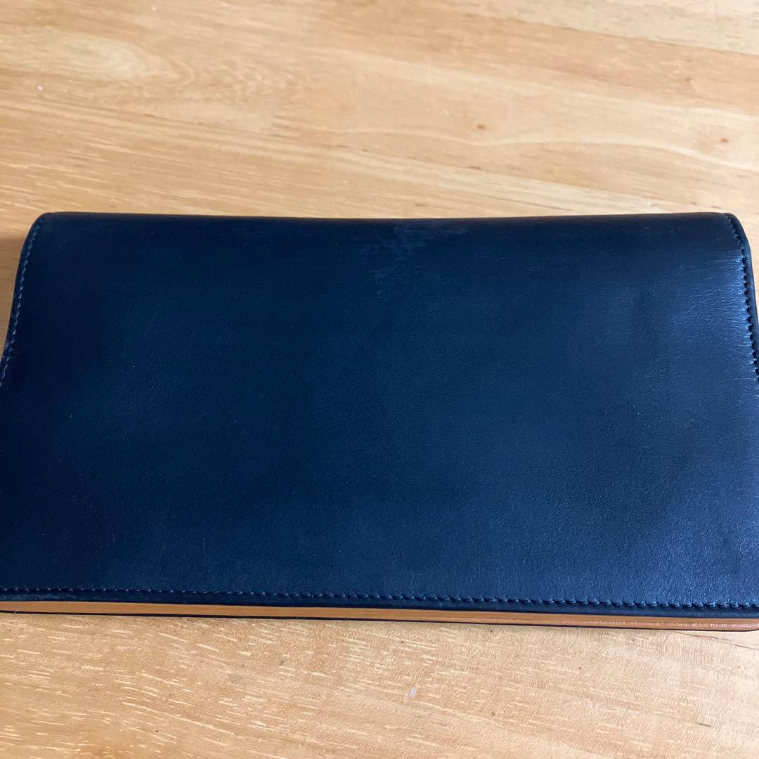 FENDI 長財布　FFロゴ　エンボスロゴ