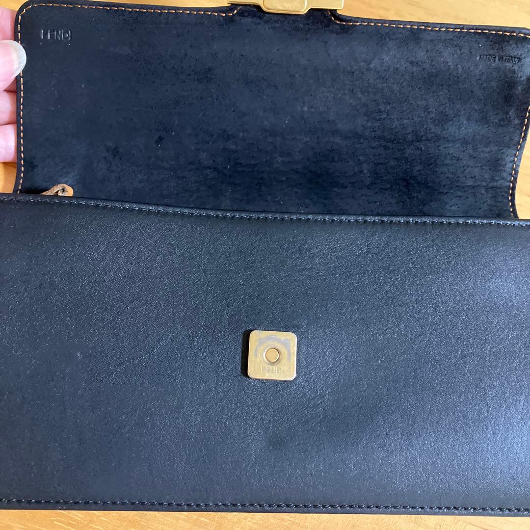 FENDI 長財布　FFロゴ　エンボスロゴ