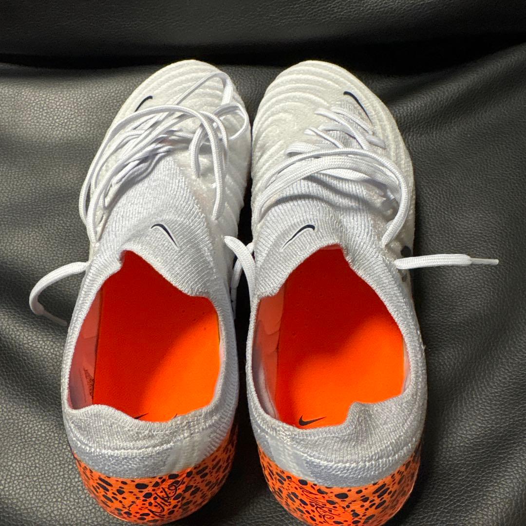 ファントムルナNIKEスパイクSG