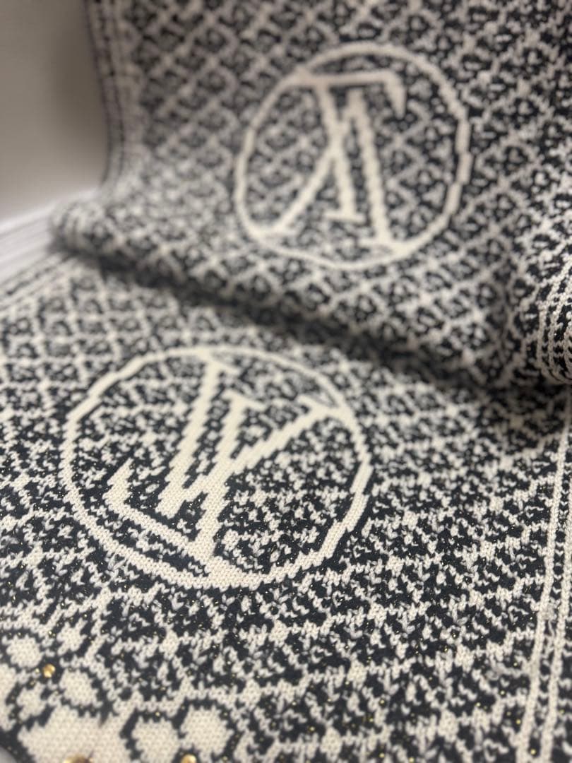 ルイ・ヴィトン 大判ウールストール マフラー 黒 白 ロゴ