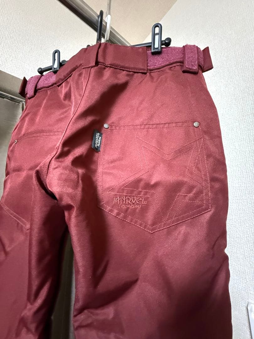 スノーボードウェア ジャケット（ROXY）パンツ(MARVEL)セットおまけつき