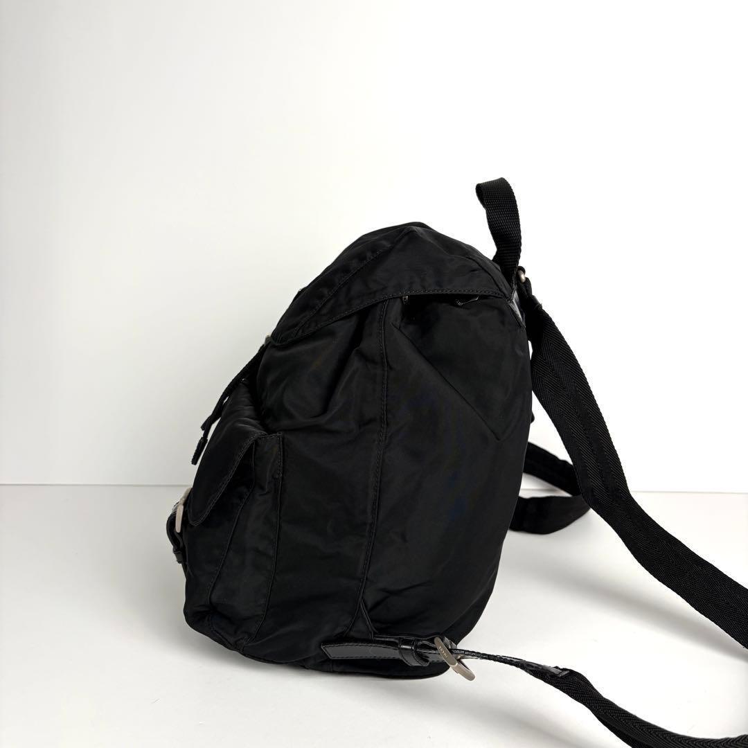 極美品 プラダ リュック 巾着 三角ロゴプレート ナイロン レザー ブラック
