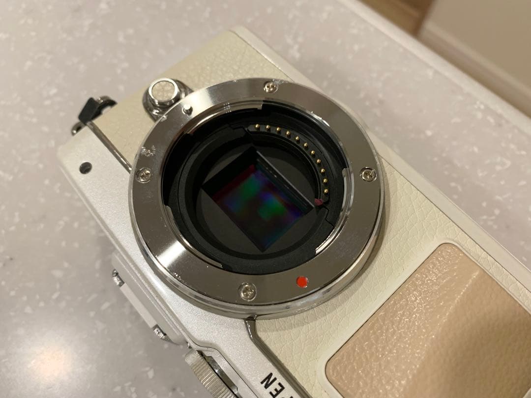 OLYMPUS PEN Lite E-PL7 EZダブルズームキット ホワイト