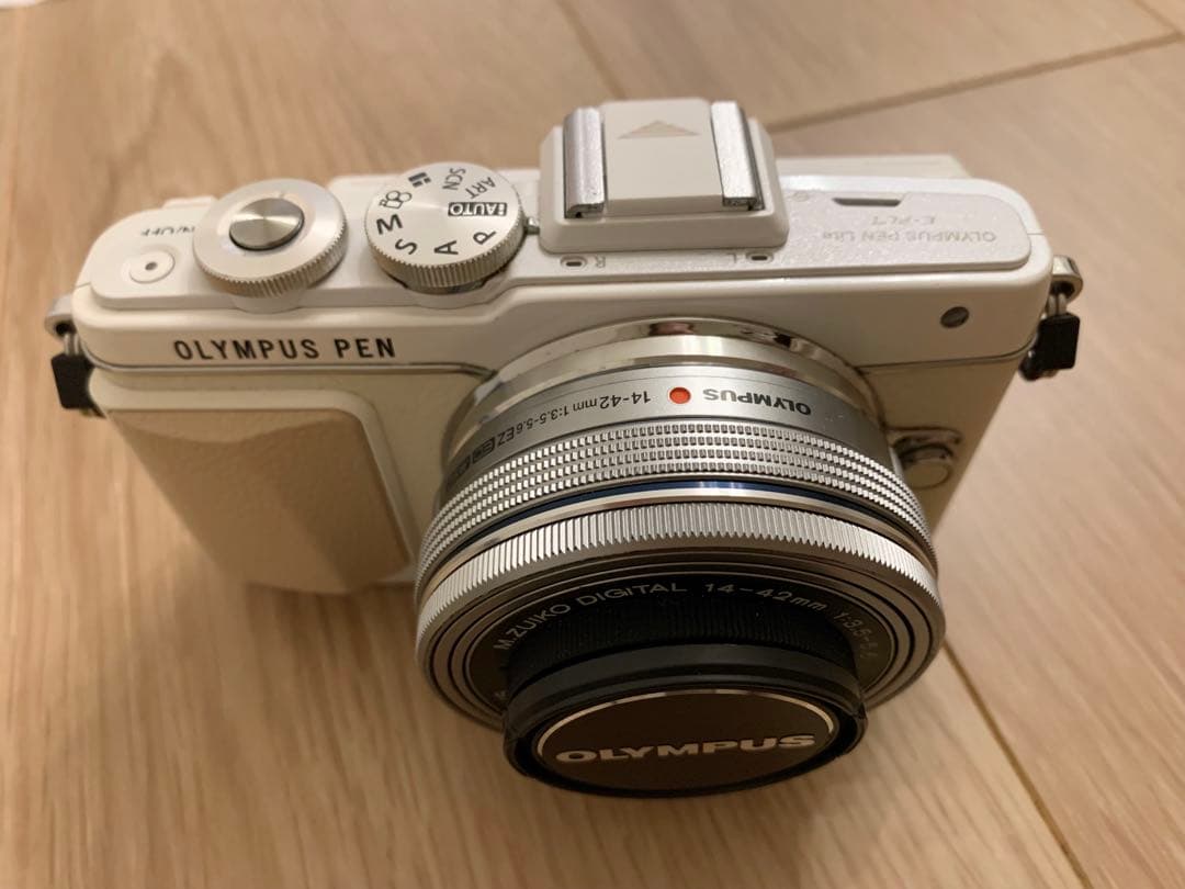 OLYMPUS PEN Lite E-PL7 EZダブルズームキット ホワイト