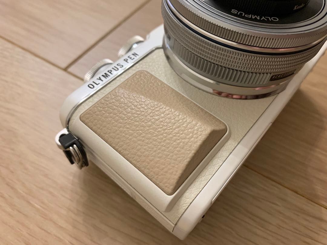 OLYMPUS PEN Lite E-PL7 EZダブルズームキット ホワイト