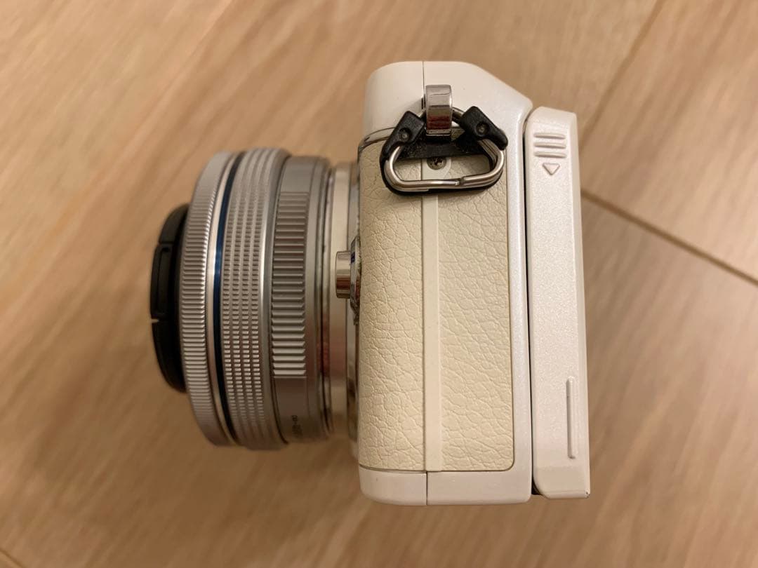 OLYMPUS PEN Lite E-PL7 EZダブルズームキット ホワイト