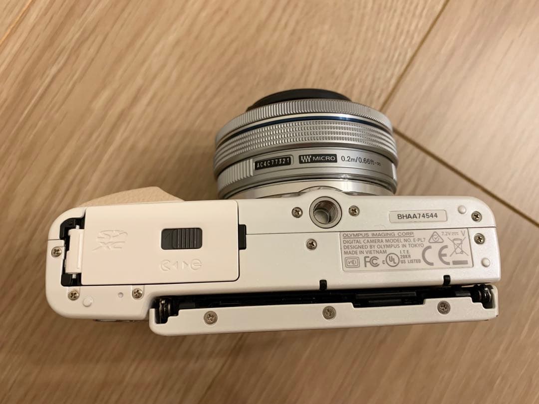 OLYMPUS PEN Lite E-PL7 EZダブルズームキット ホワイト