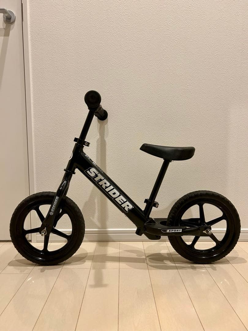 ストライダー ブラック 12インチ スポーツモデル 本体 ブラック 日本正規品
