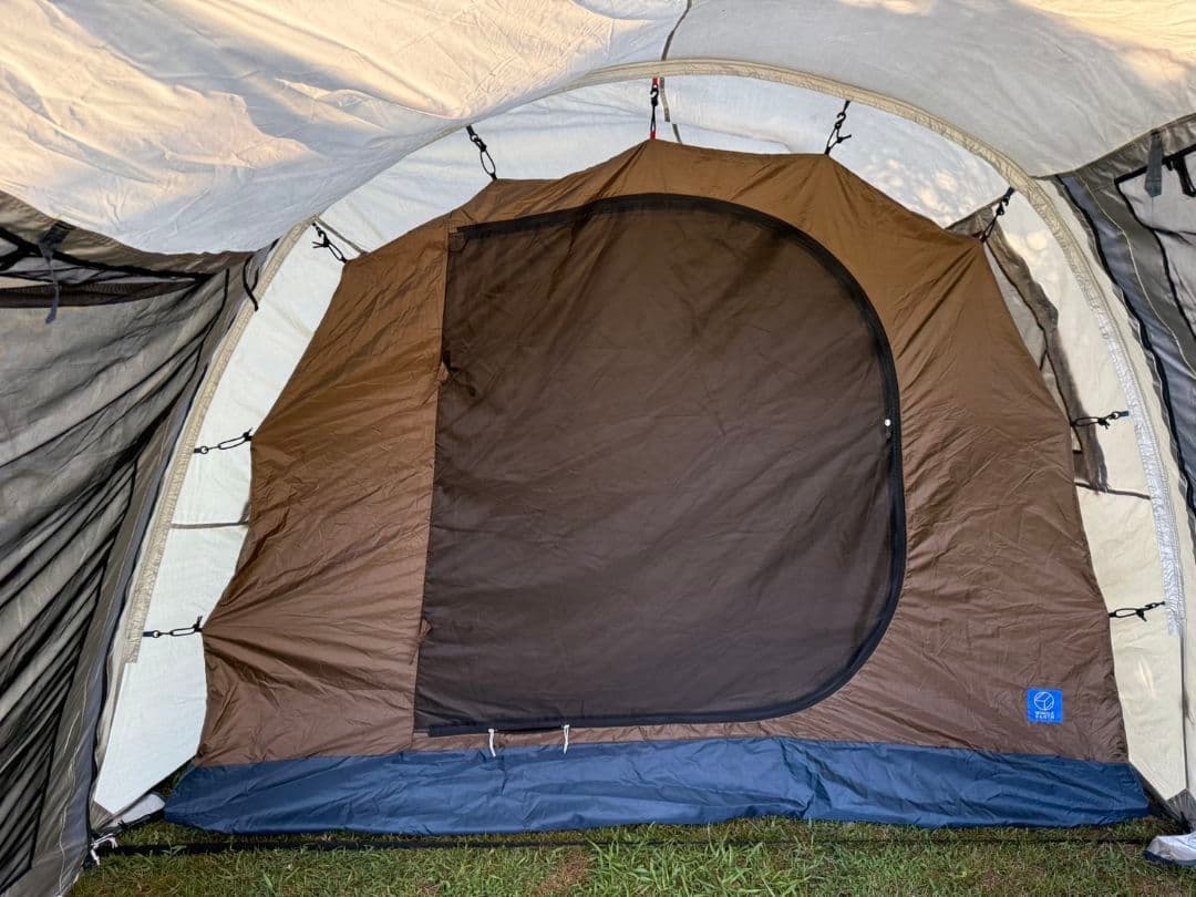 ホールアース　ハーフアースクーヘン(トンネル型ツールームテント)