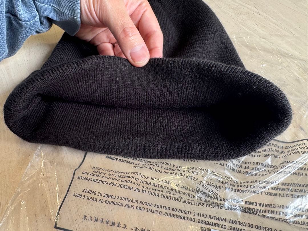 Supreme スワロフスキー　Sロゴニット帽