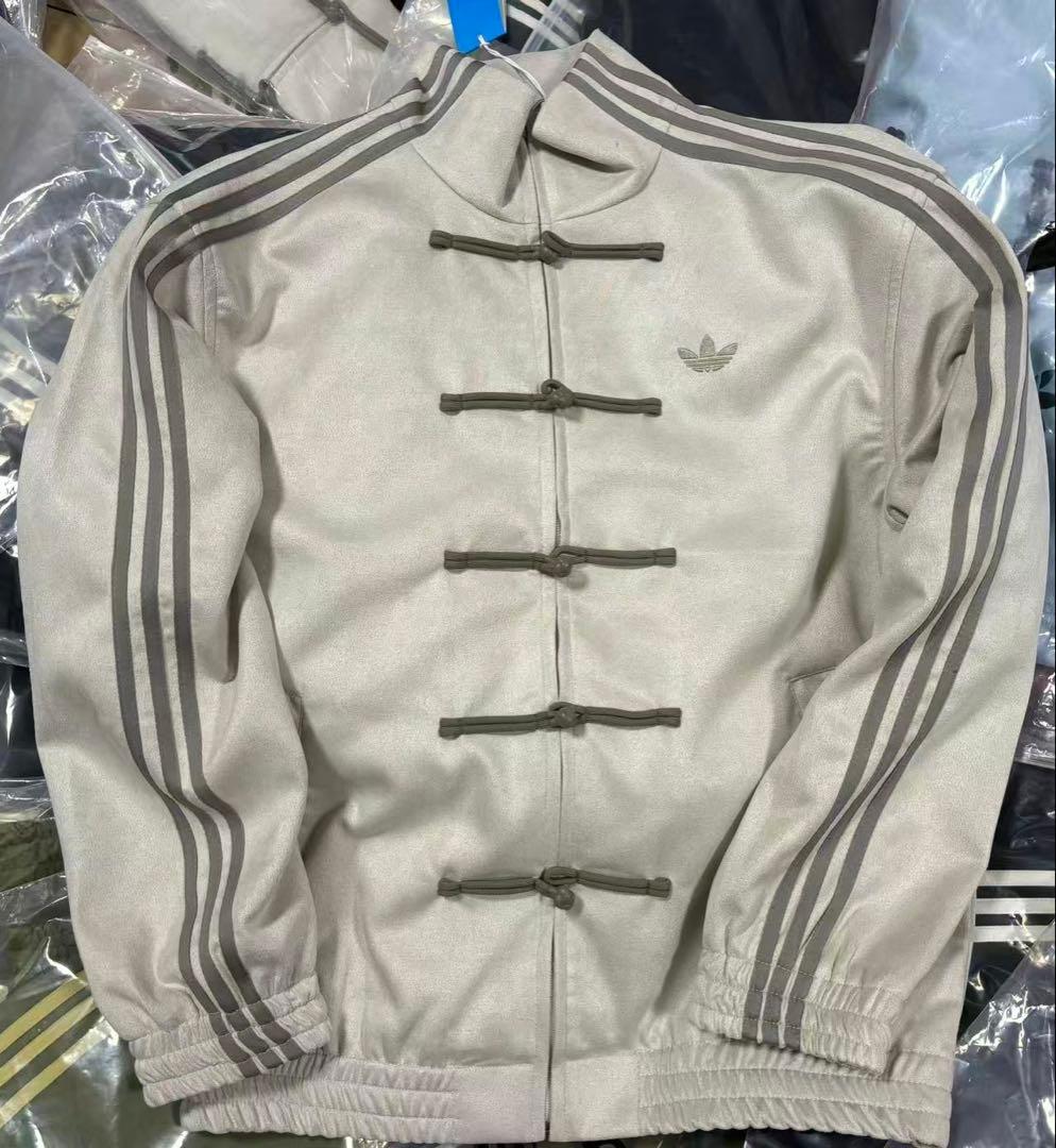 アディダス 中国限定 蛇年トラックジャケットホワイトLサイズ”