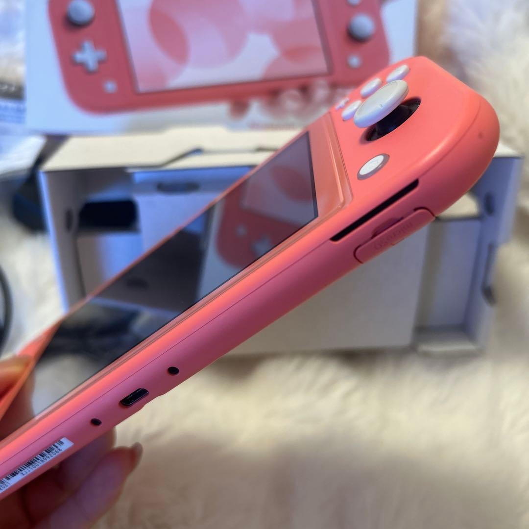 美品！Nintendo Switch Lite コーラル