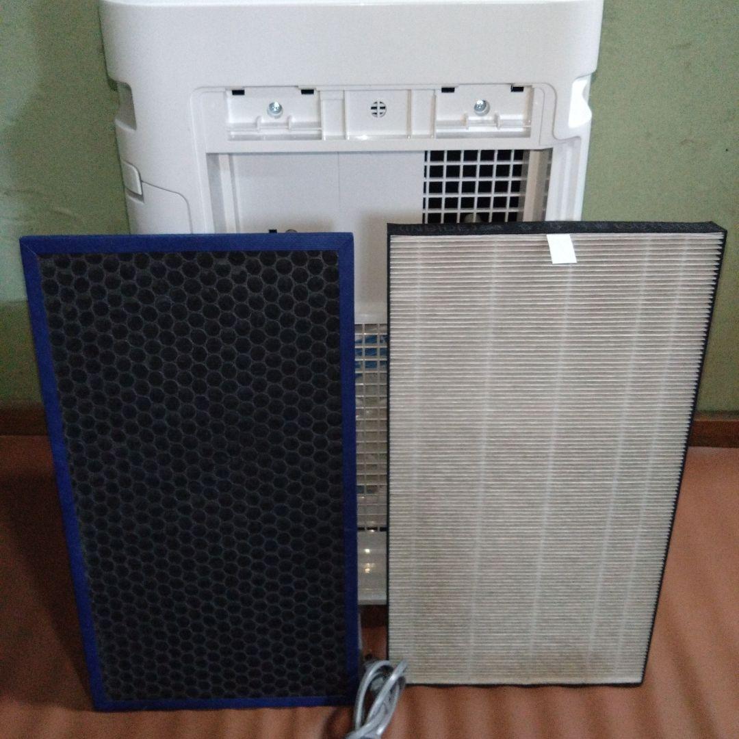 シャープ　加湿空気清浄機　KC-R50-W