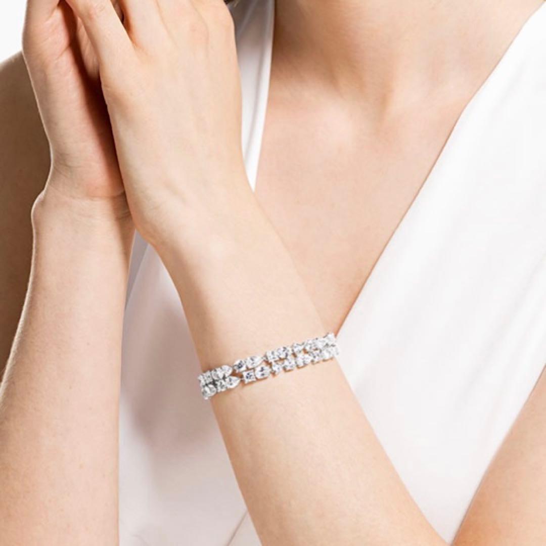 美品　スワロフスキー　テニスブレスレットデラックス　ミックス　箱付き　クリスタル