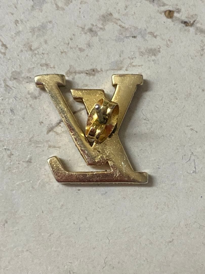 ルイヴィトン ピアス 片耳