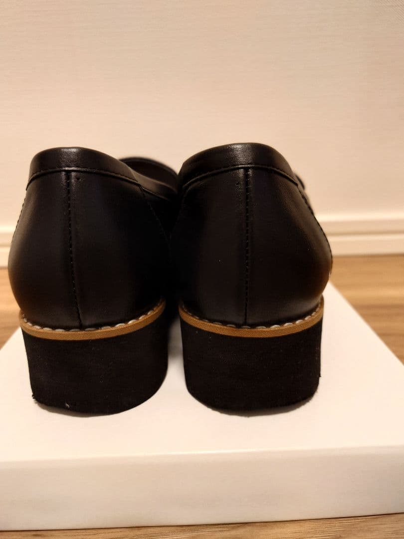 【美品】DIANA タッセル付き黒レザー厚底ローファー 22.0cm