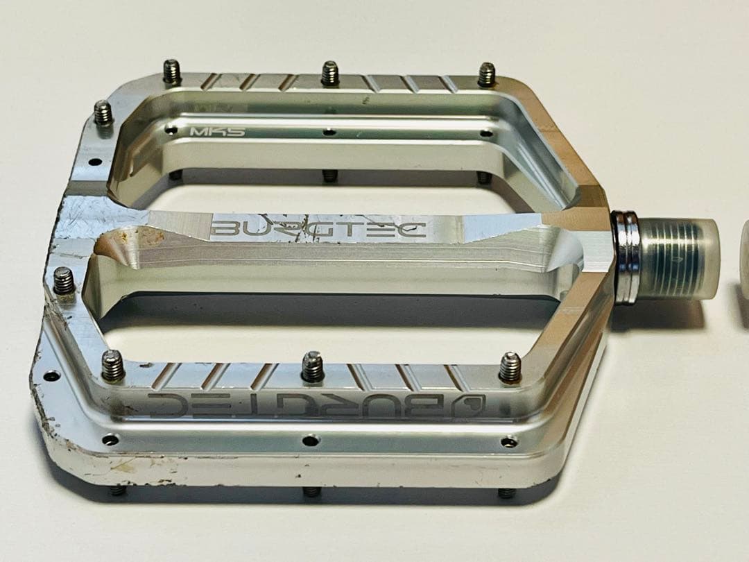 BURGTEC MK5 フラットペダル シルバー