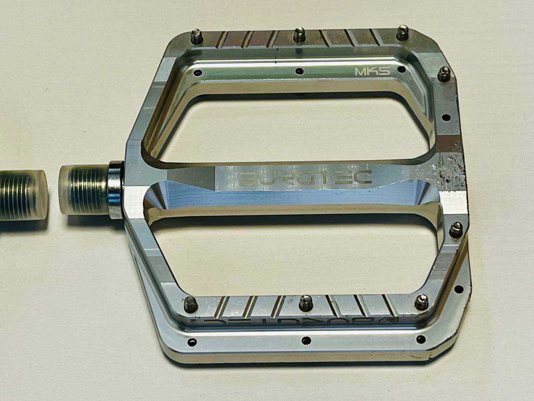 BURGTEC MK5 フラットペダル シルバー