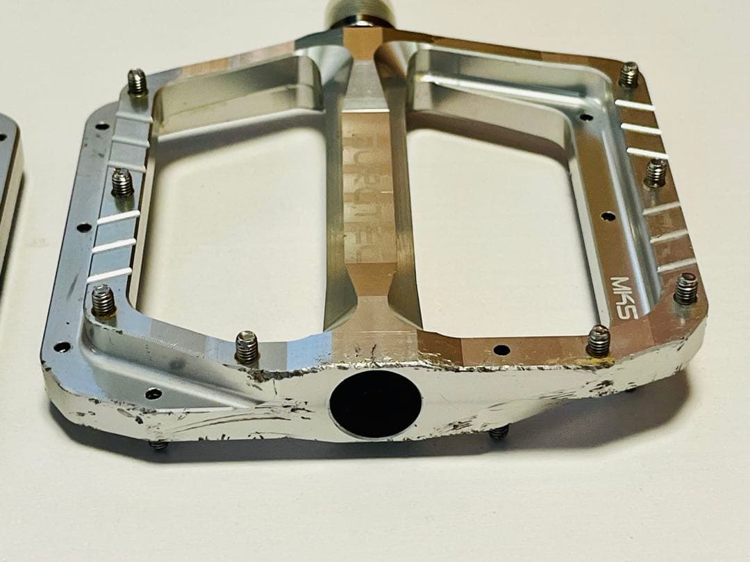 BURGTEC MK5 フラットペダル シルバー