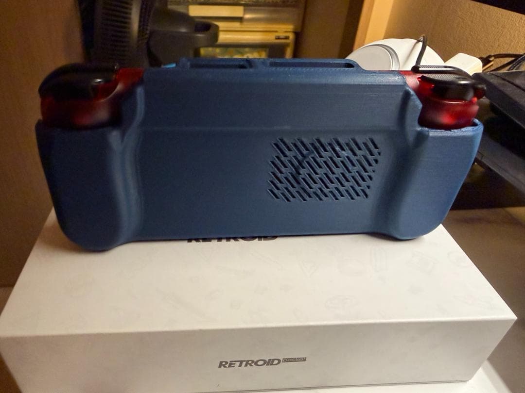 Retroid Pocket 4 Pro レッド＋ケース付 ( 即日発送 )